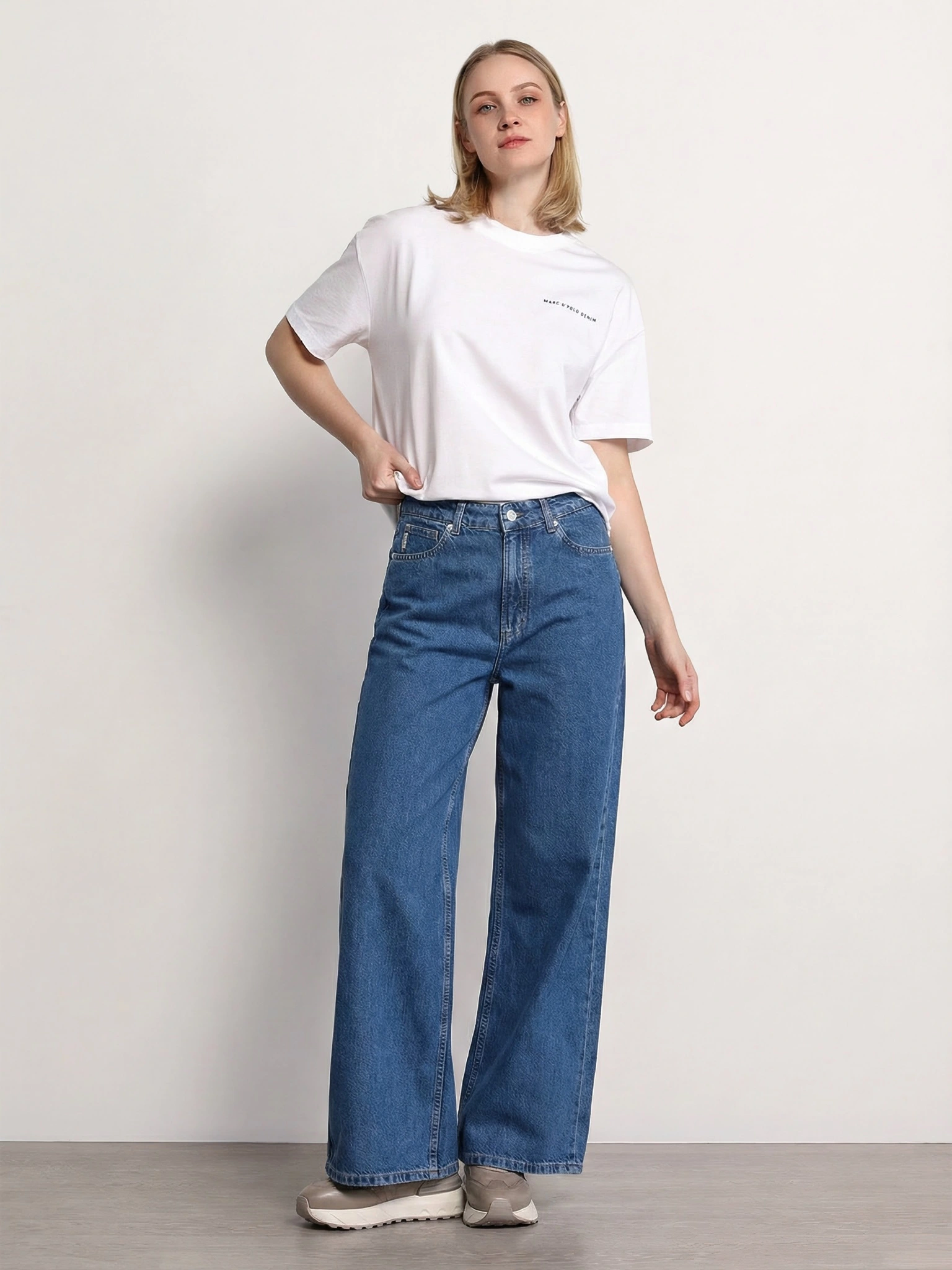 Джинсы синего цвета из хлопка свободного кроя